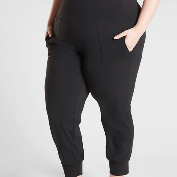 Athleta Salutation Cruise Jogger in Powervita - Picture 3 of 16